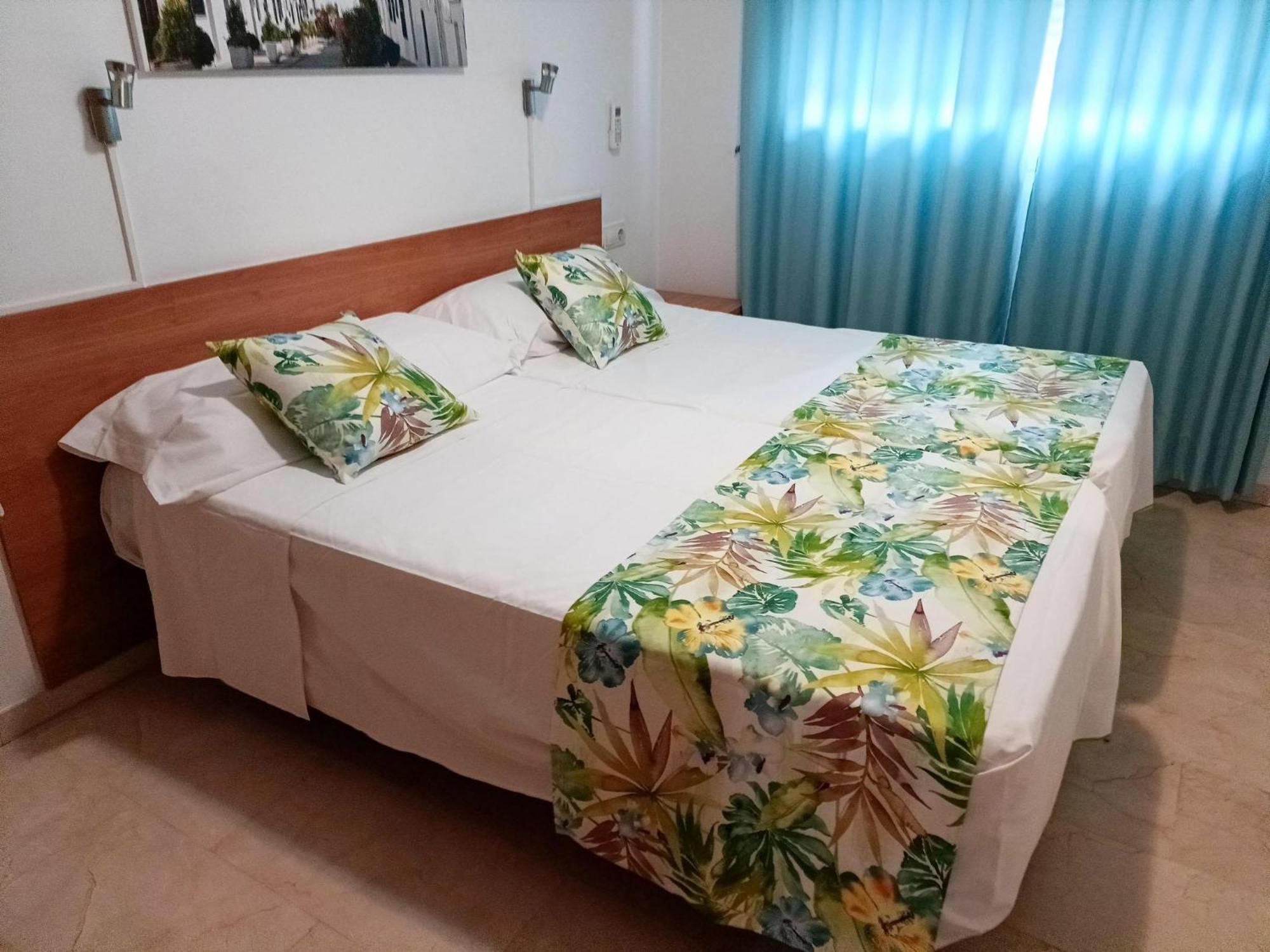 Gemelos 22 - Siroco Benidorm Luaran gambar